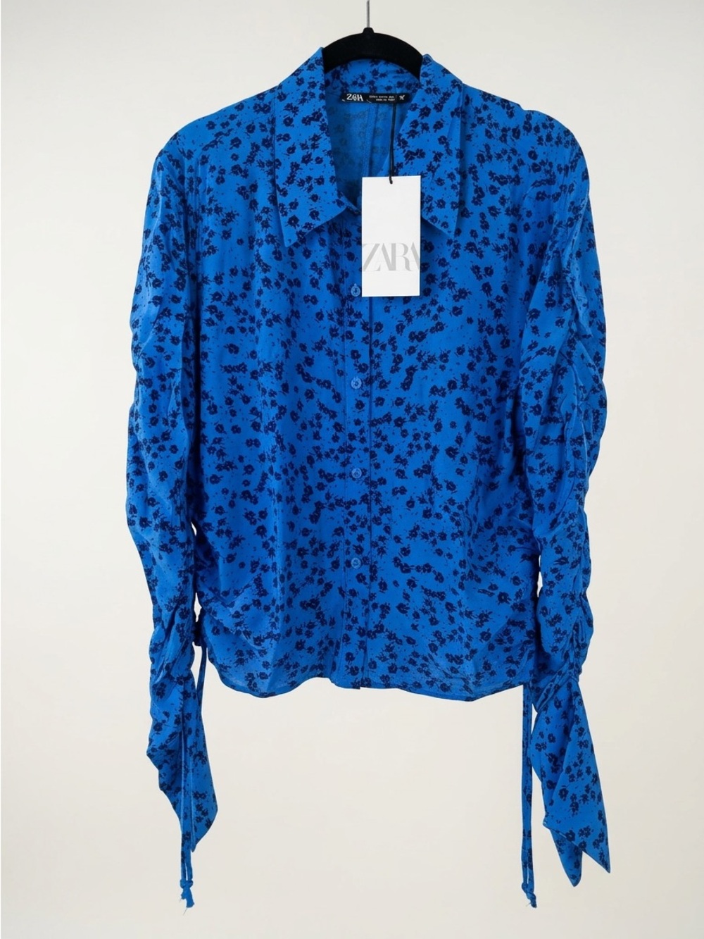 🎣 ZARA Ruched Button-Down Blouse